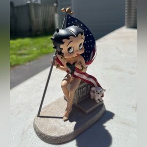 Betty Boop USA Figurine